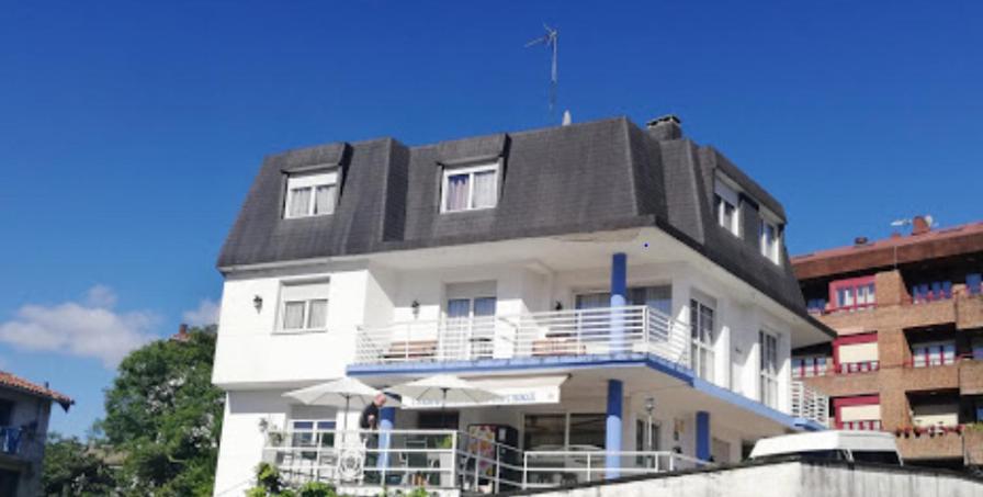 Txoko Maitea Pentsioa Hotel Urnieta Exterior photo
